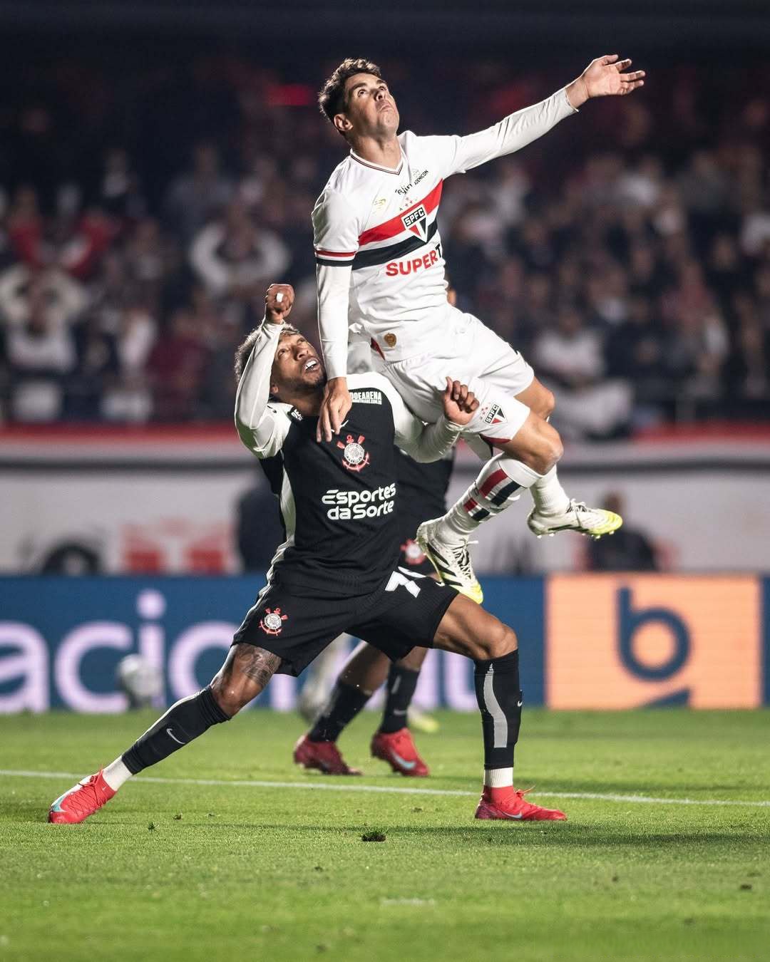 开云体育-包含穆古鲁扎连续十二场比赛得分超过挺进下一轮，西班牙队挑战极限！的词条