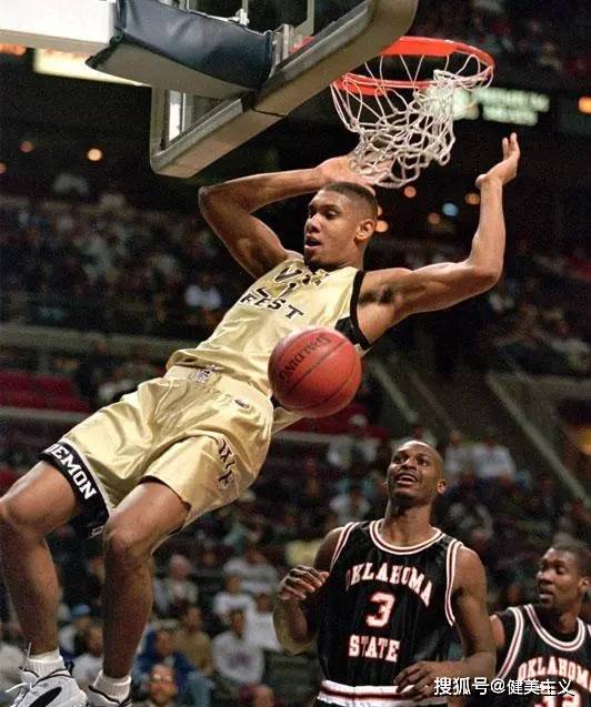 关于蒂姆回归赛场，大胜首场状态亮眼，热火观众沸腾！的信息