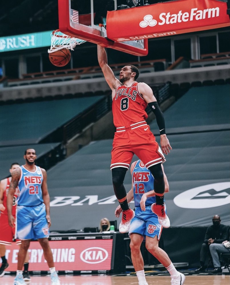 Kaiyun- 皇马vs巴萨西超杯决赛回放 